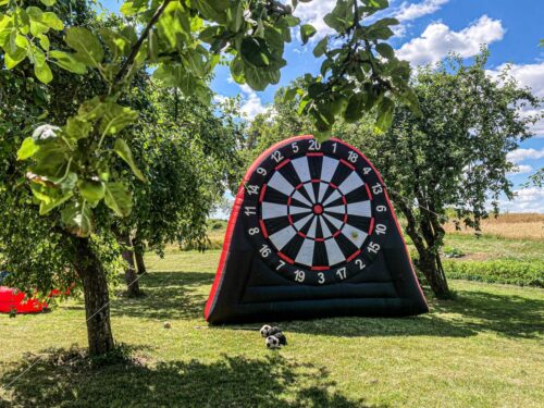 Pripučiamų pramogų nuoma – Smiginis